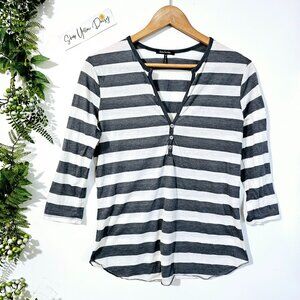 Daisy Fuentes Womens Striped 3/4 Sleeve Henley Top M ~‎ LS31.4